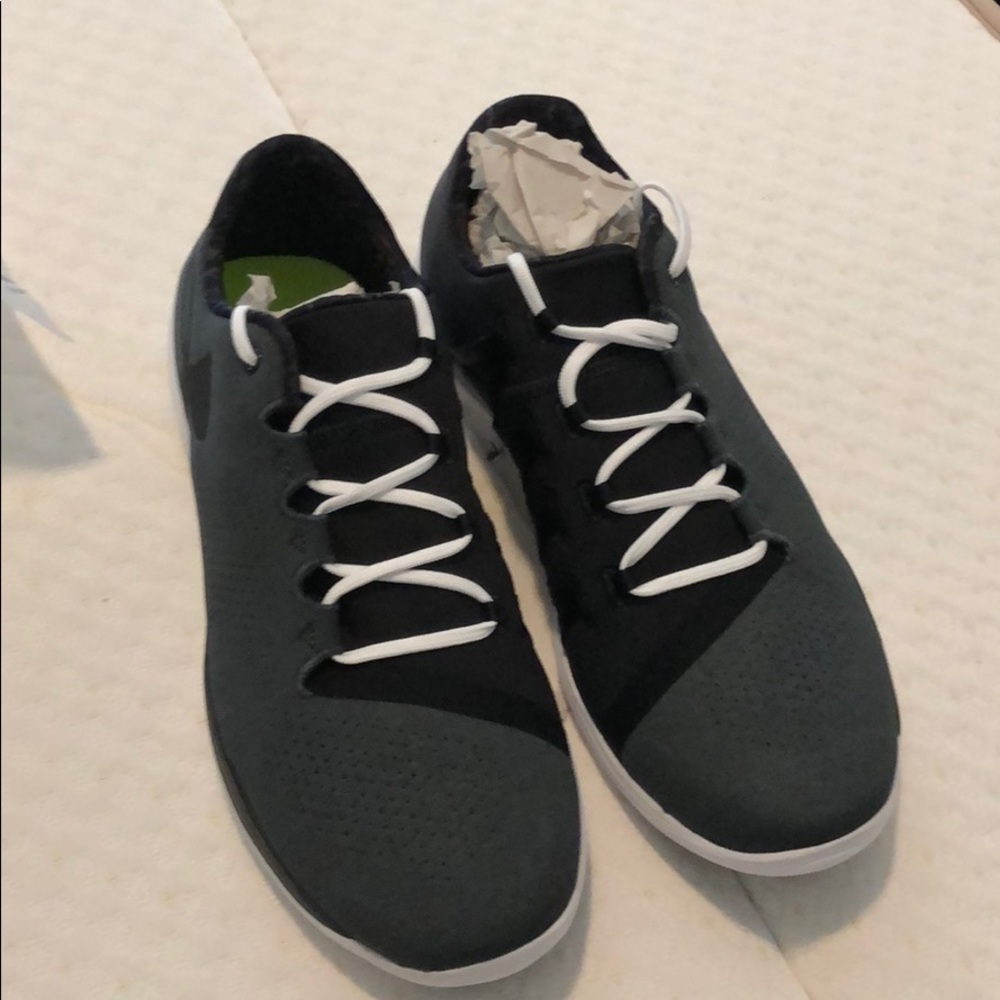 UA W STREET PRECISION SHOES
